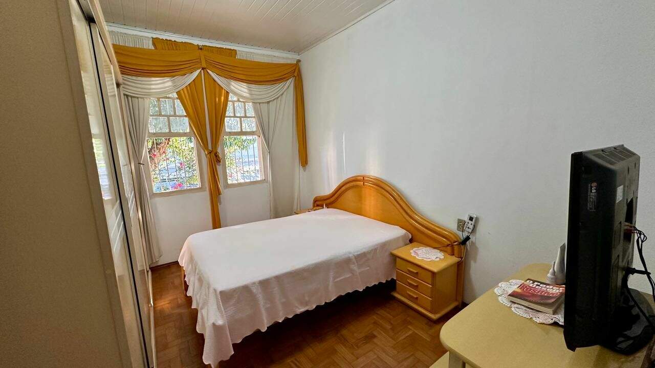 Casa para aluguel no Anhangabaú: 