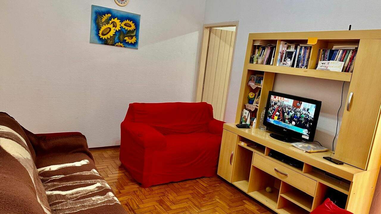 Casa para aluguel no Anhangabaú: 