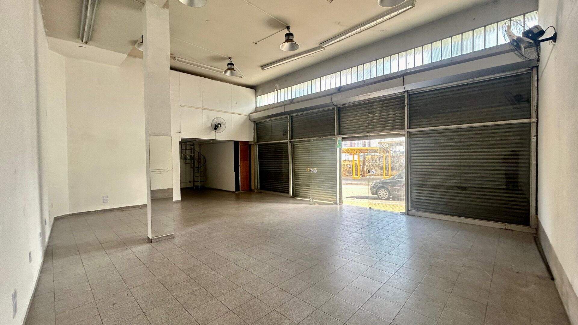 Salão para aluguel no Centro: 