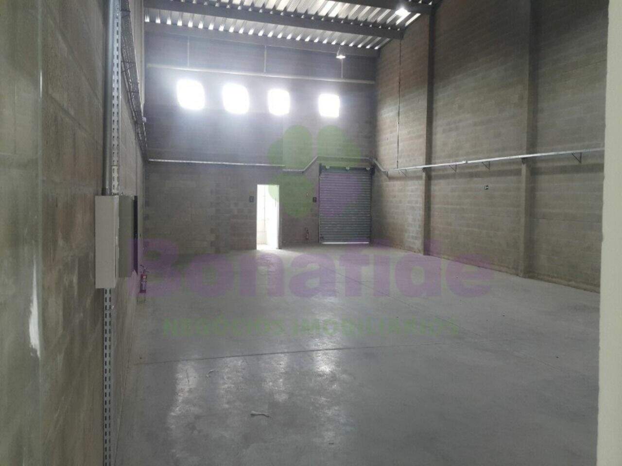 Galpão para aluguel no Chacara Santa Barbara: 