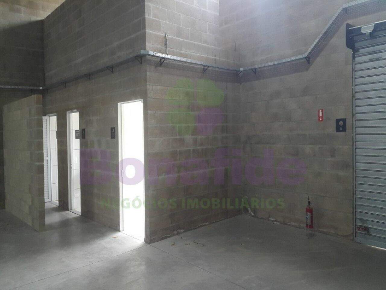 Galpão para aluguel no Chacara Santa Barbara: 