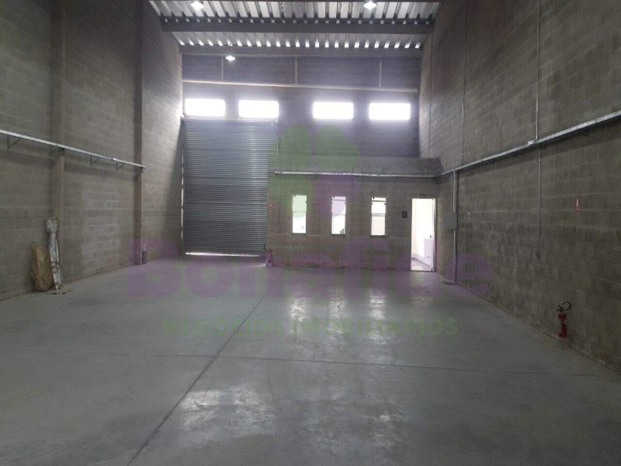 Galpão para aluguel no Chacara Santa Barbara: 