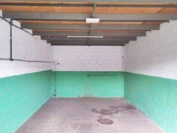 Box/Garagem para aluguel no Engordadouro: 