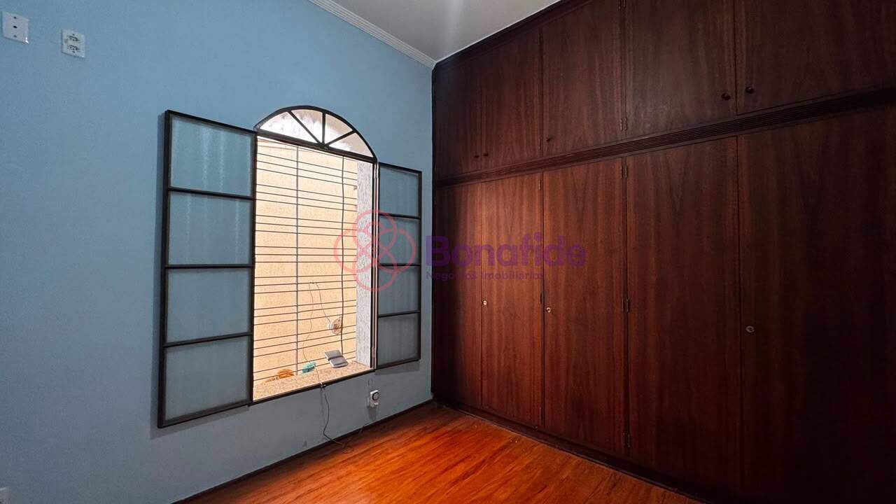 Casa à venda no Centro: 