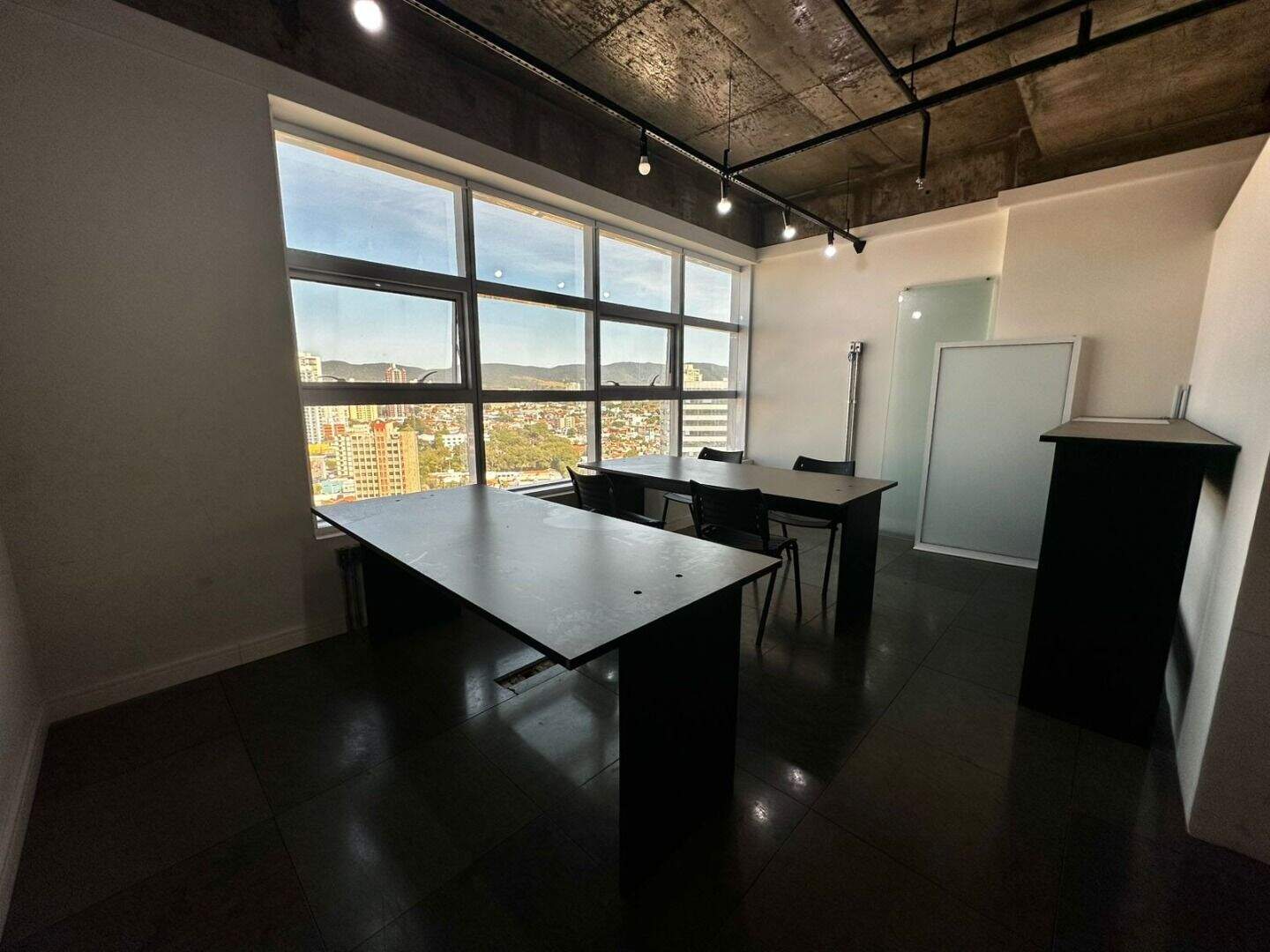 Sala para aluguel no Chácara Urbana: 