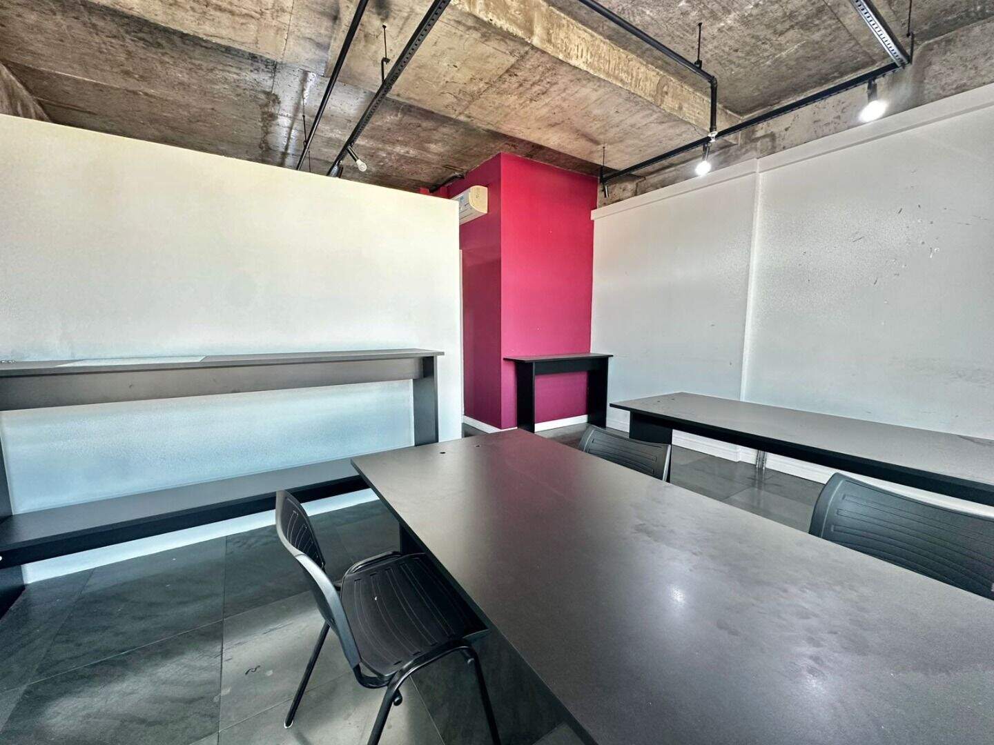 Sala para aluguel no Chácara Urbana: 