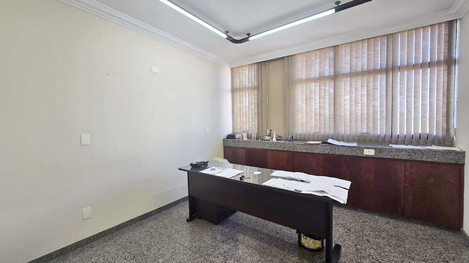 Sala para aluguel no Centro: 