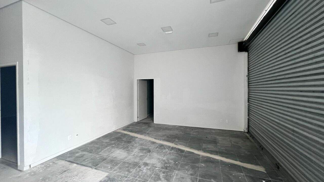 Salão para aluguel no Vila Santa Rosa: 