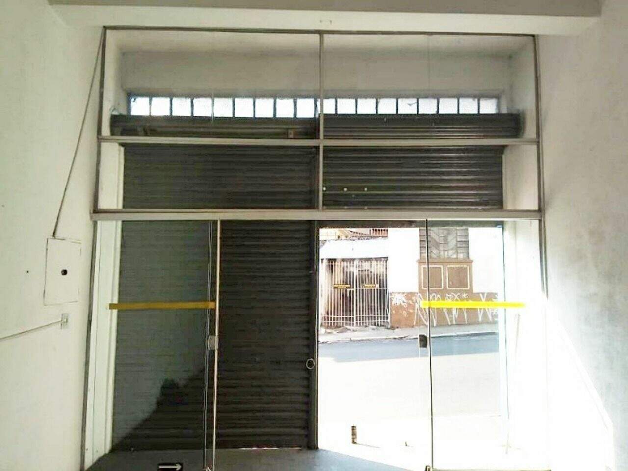 Sala para aluguel no Centro: 