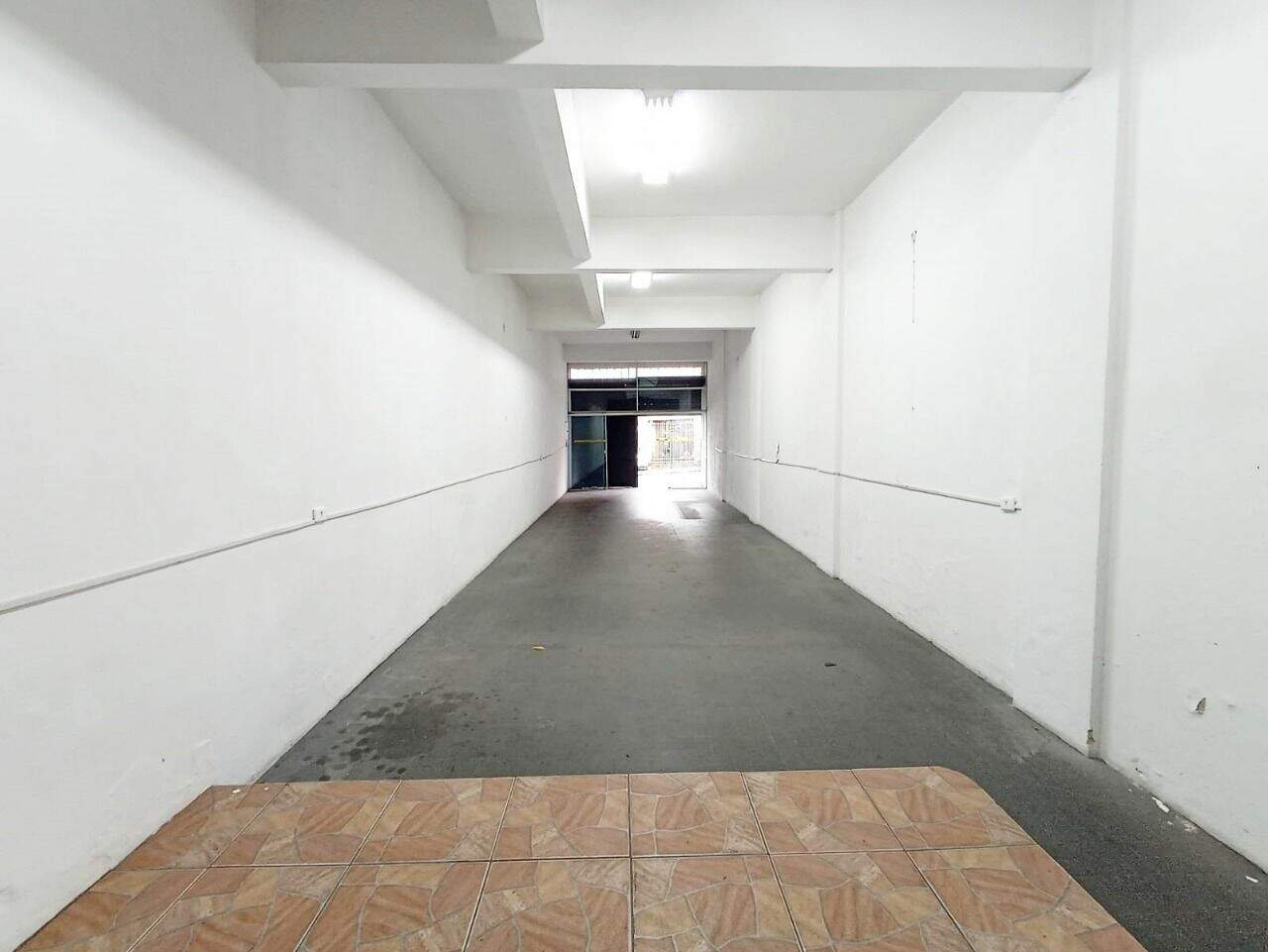 Sala para aluguel no Centro: 