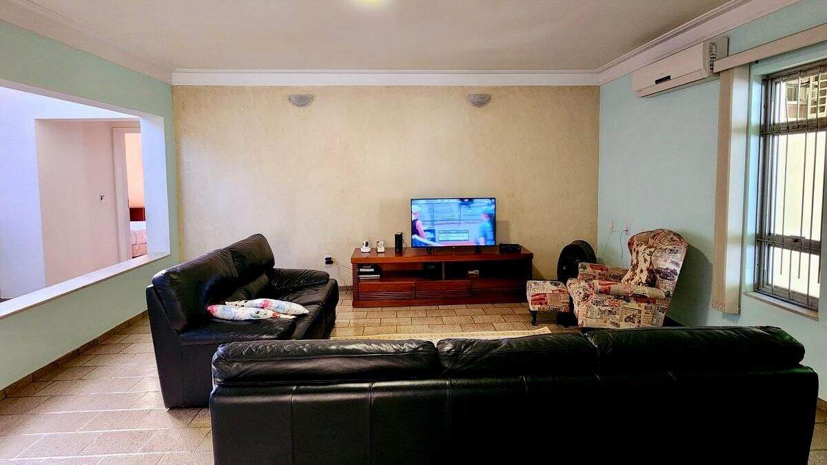 Casa para aluguel no Jardim Estádio: 