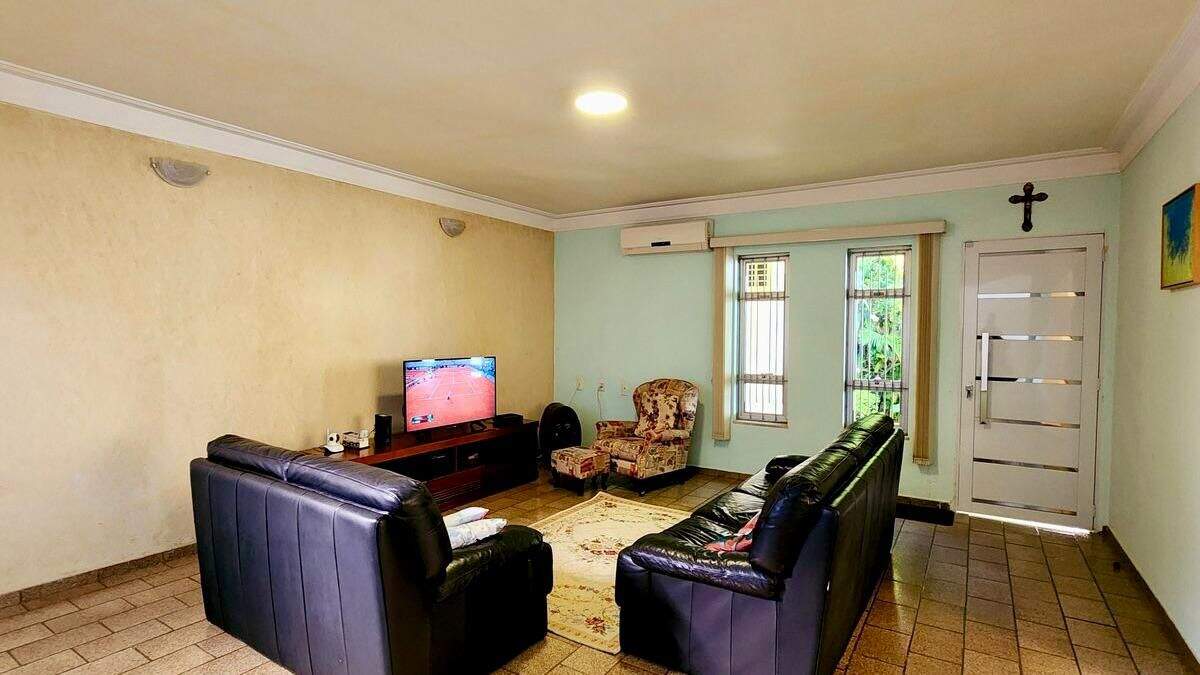 Casa para aluguel no Jardim Estádio: 