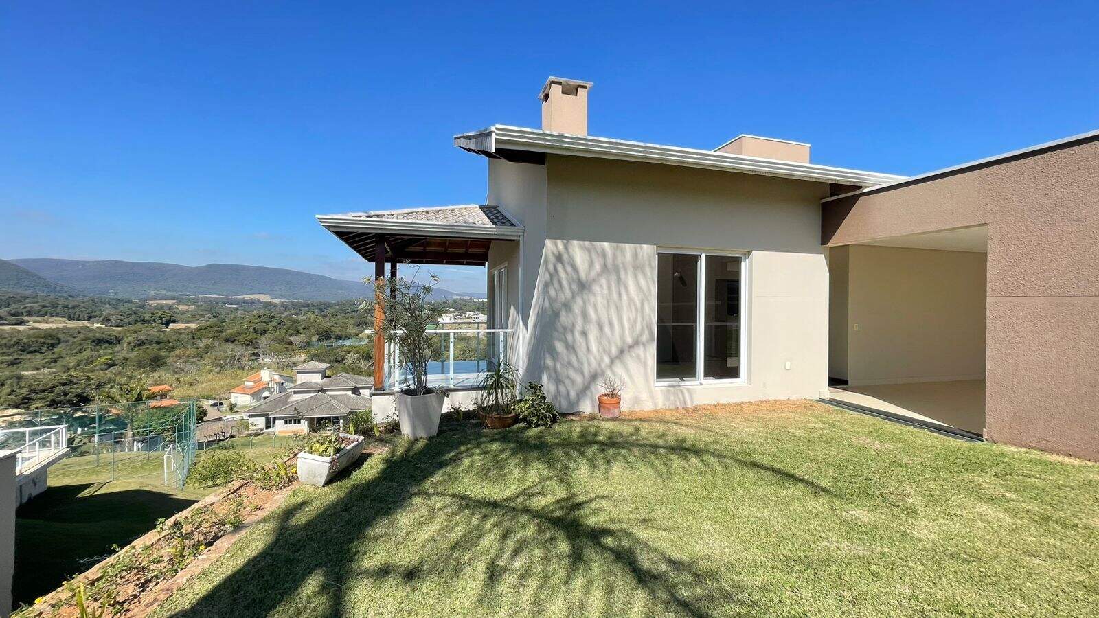 Casa para aluguel no Medeiros: 