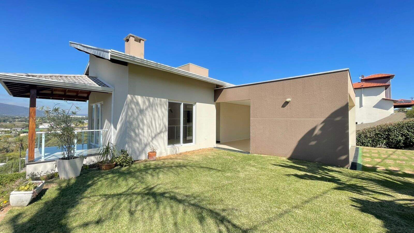 Casa para aluguel no Medeiros: 