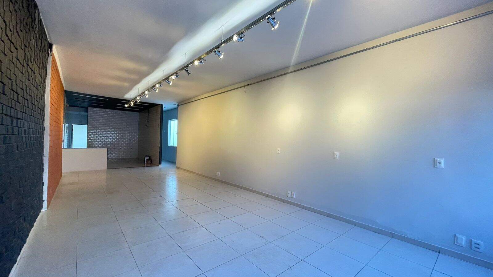 Salão para aluguel no Jardim Ana Maria: 