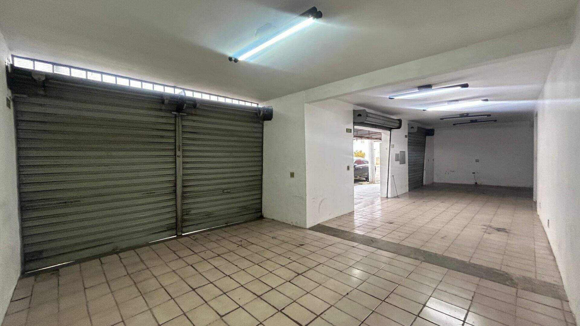 Salão para aluguel no Vila Vianelo: 