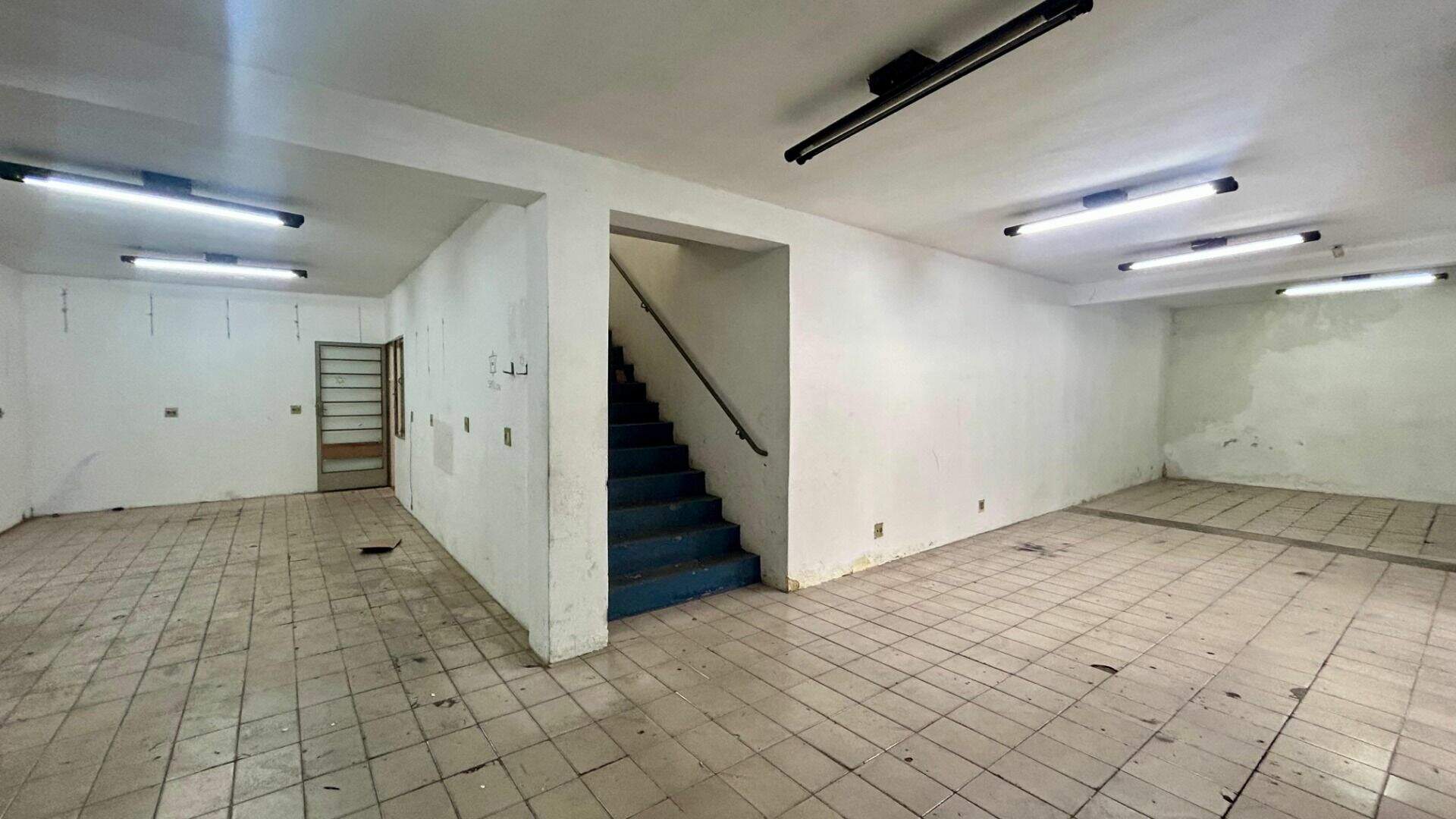 Salão para aluguel no Vila Vianelo: 