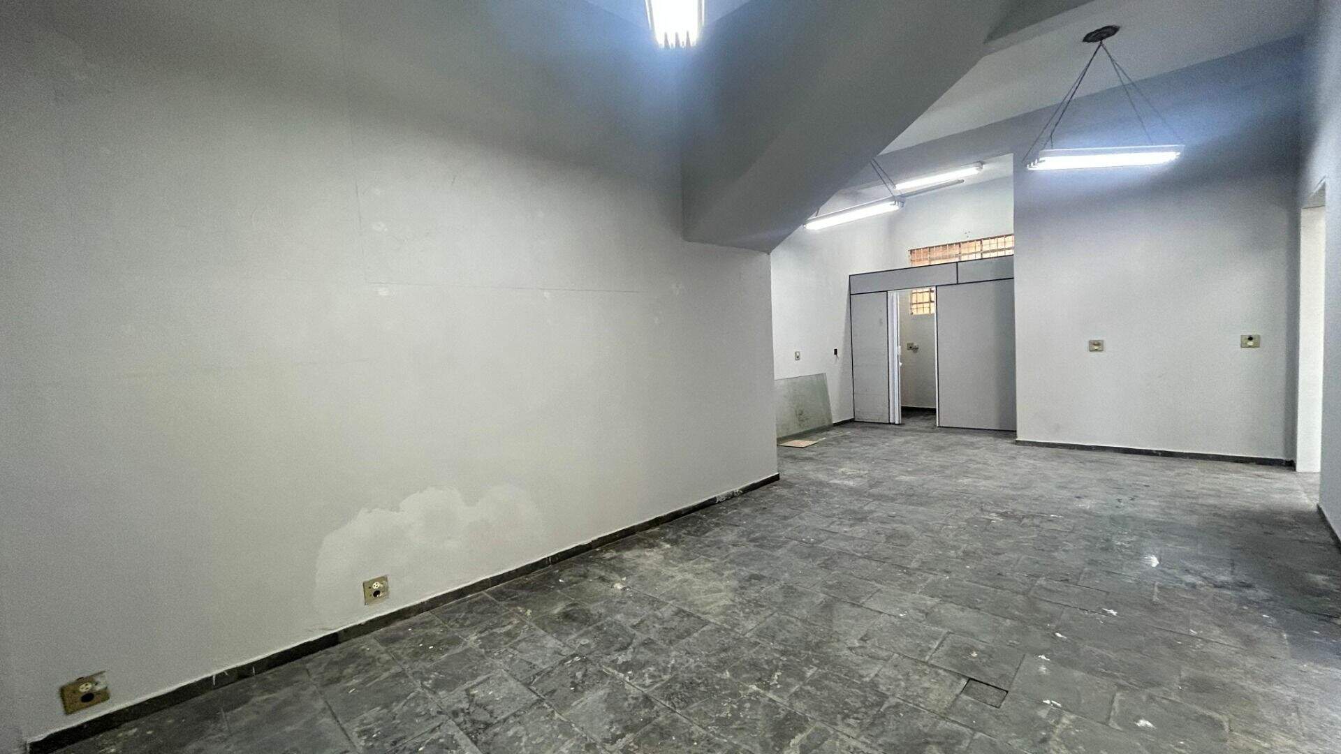 Salão para aluguel no Centro: 