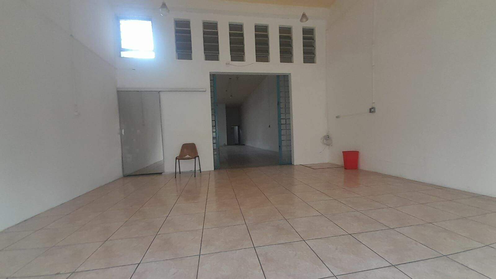 Salão para aluguel no Vila Joana: 