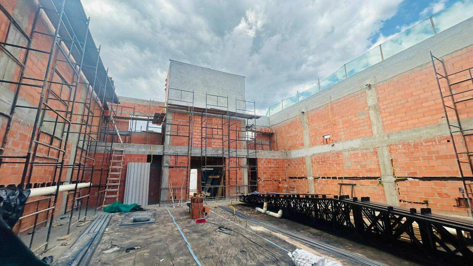 Salão para aluguel no Vila Vianelo: 