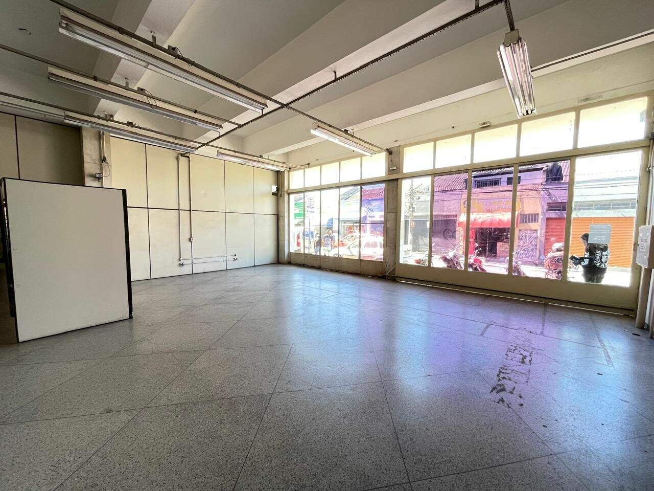 Salão para aluguel no Centro: 