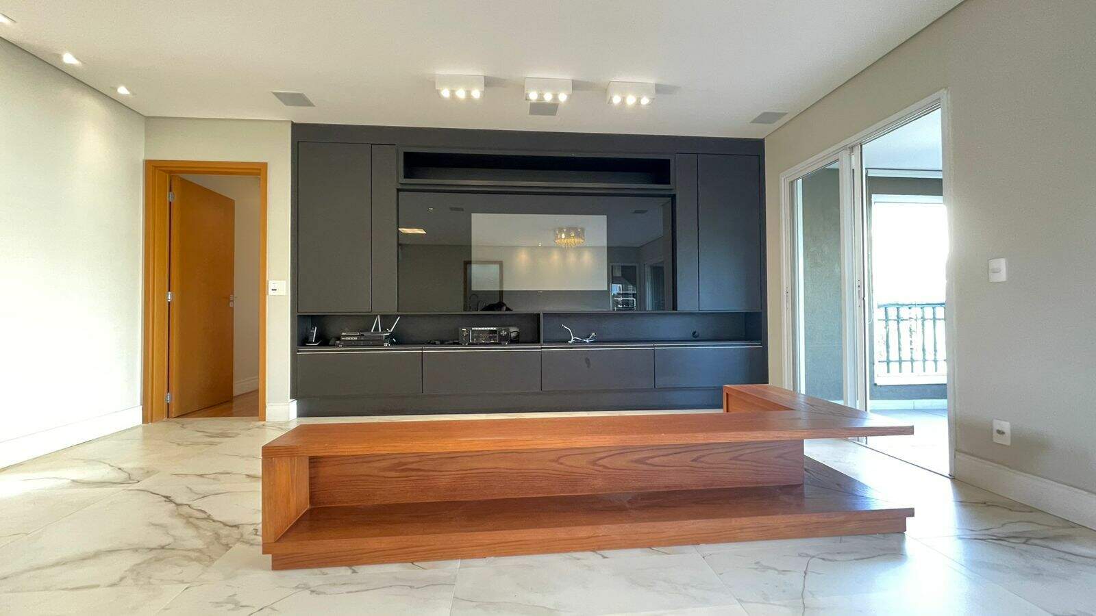 Apartamento para aluguel no Jardim das Samambaias: 