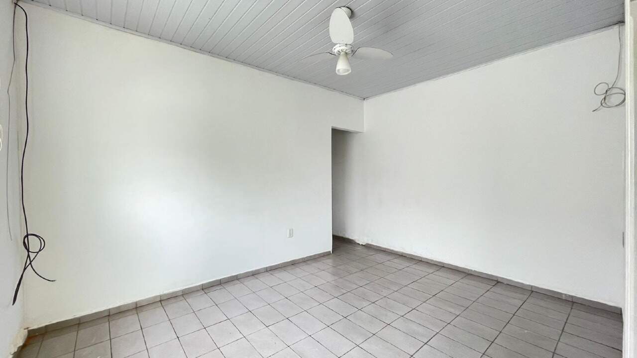 Casa para aluguel no Anhangabaú: 