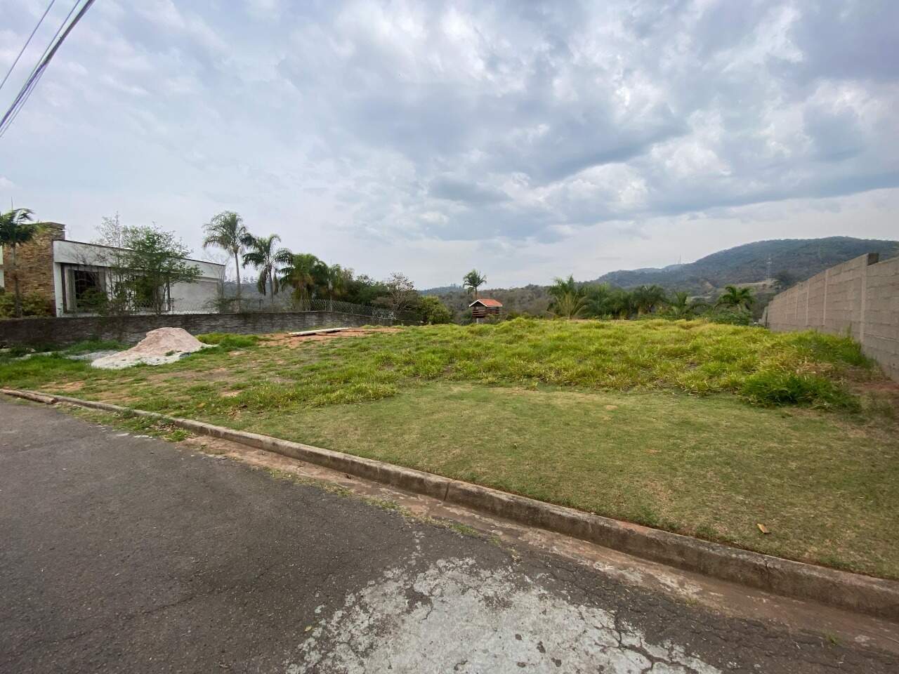 Terreno à venda no Chácara Malota: 