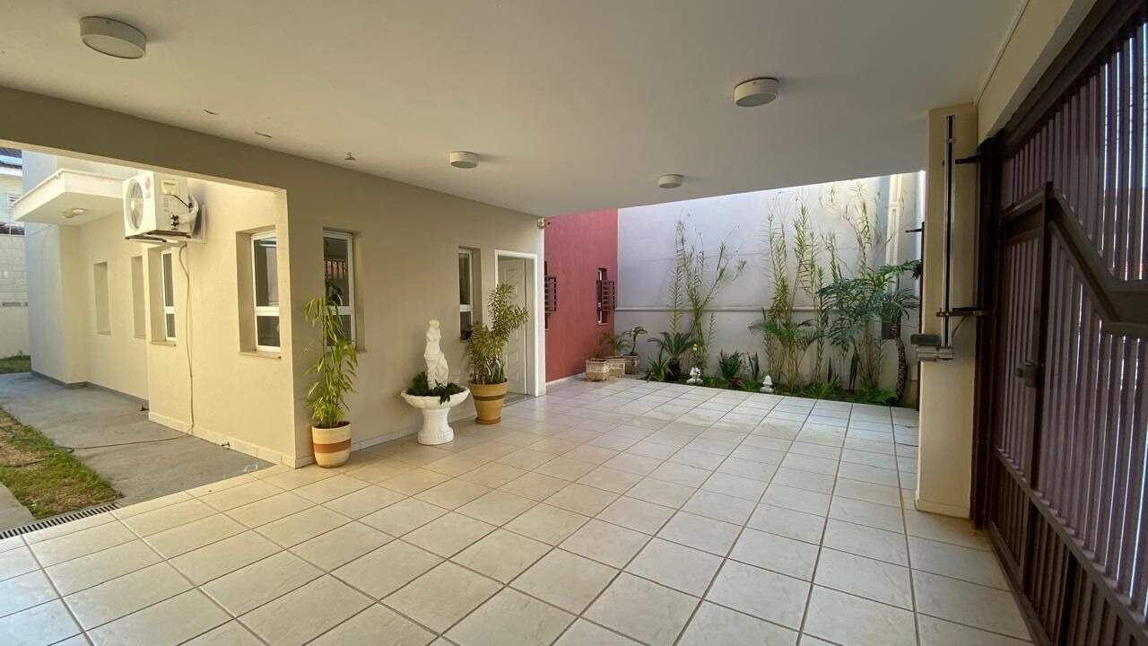 Sobrado à venda no Vila Guarani: 