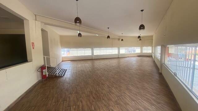 Salão para aluguel no Eloy Chaves: 