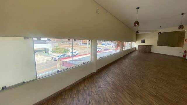 Salão para aluguel no Eloy Chaves: 