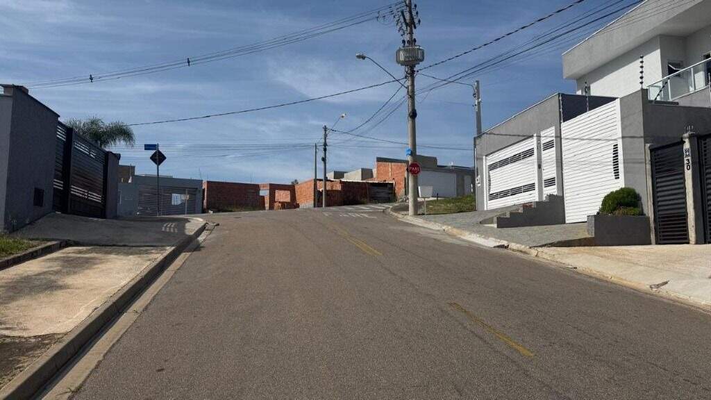 Terreno à venda no Jardim Itália: 