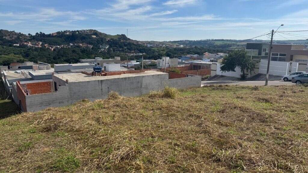 Terreno à venda no Jardim Itália: 
