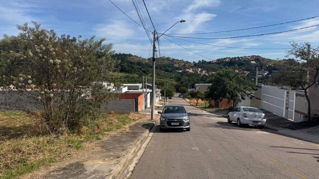 Terreno à venda no Jardim Itália: 