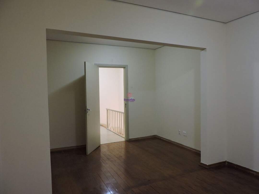 Casa à venda no Centro: 