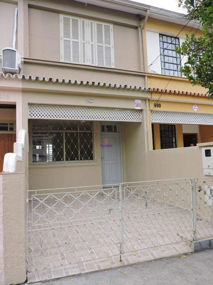 Casa à venda no Centro: 