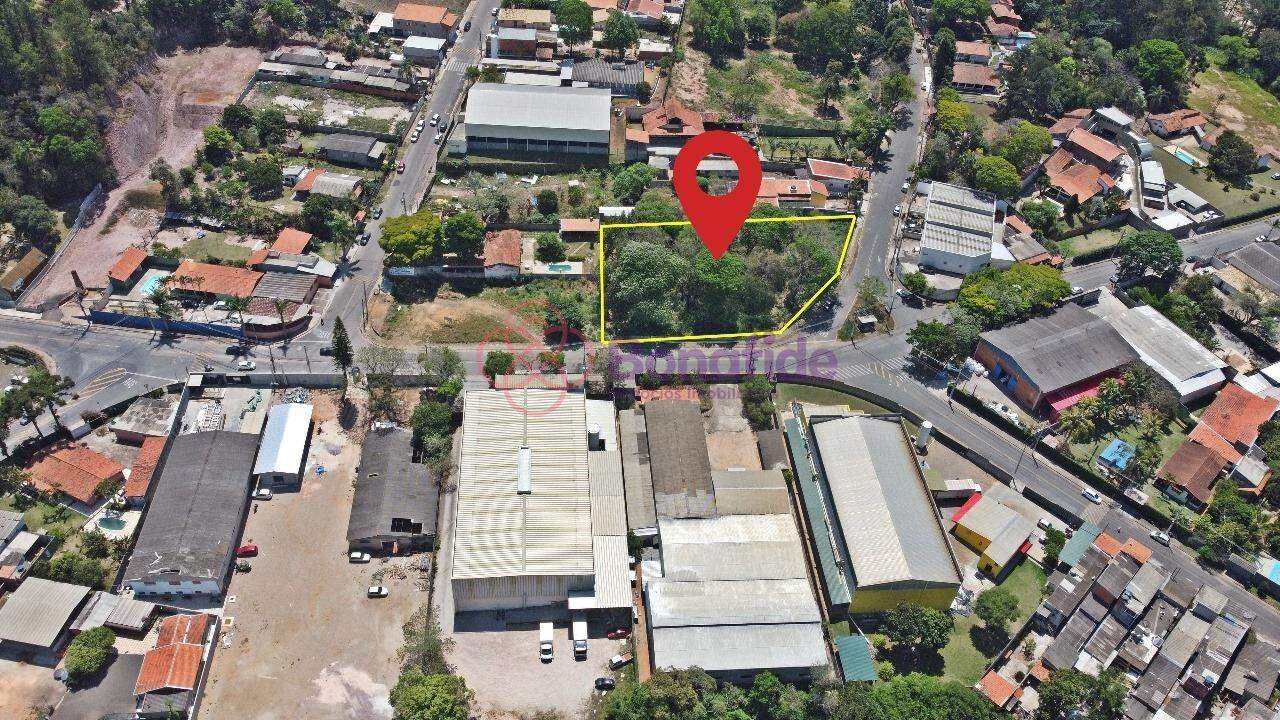 Terreno à venda no Bairro da Mina: 