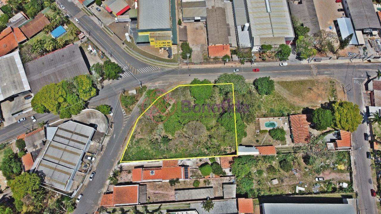 Terreno à venda no Bairro da Mina: 