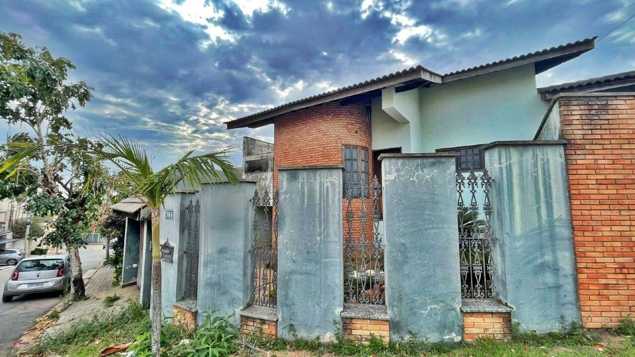 Casa à venda no Jardim das Samambaias: 