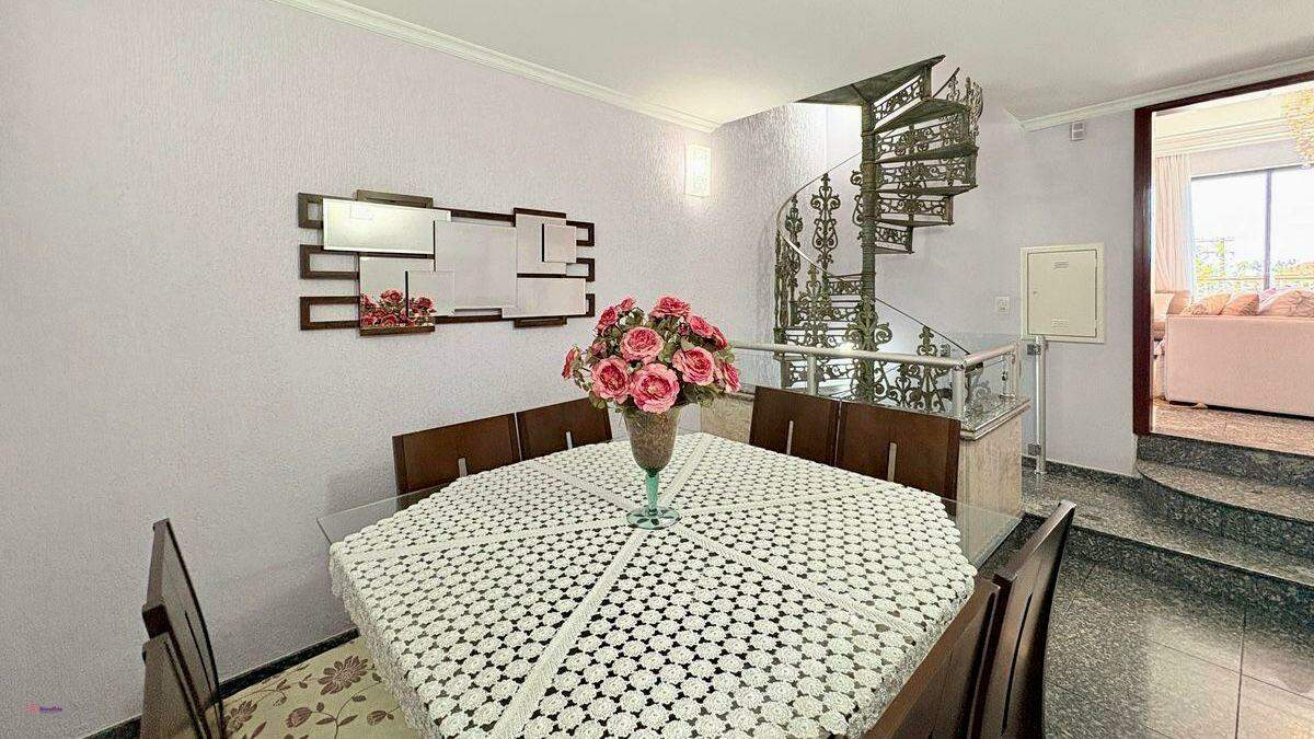 Casa à venda no Jardim do Lago: 