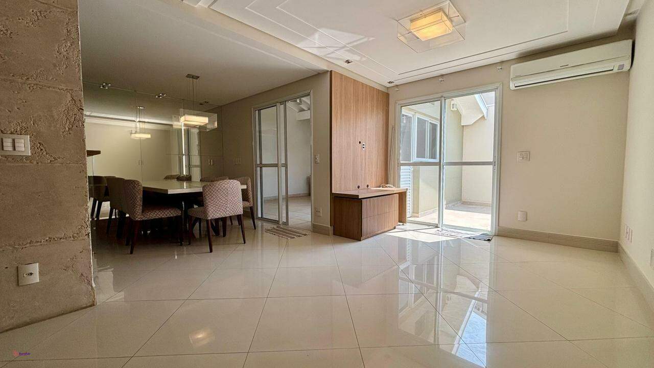 Casa à venda no Engordadouro: 