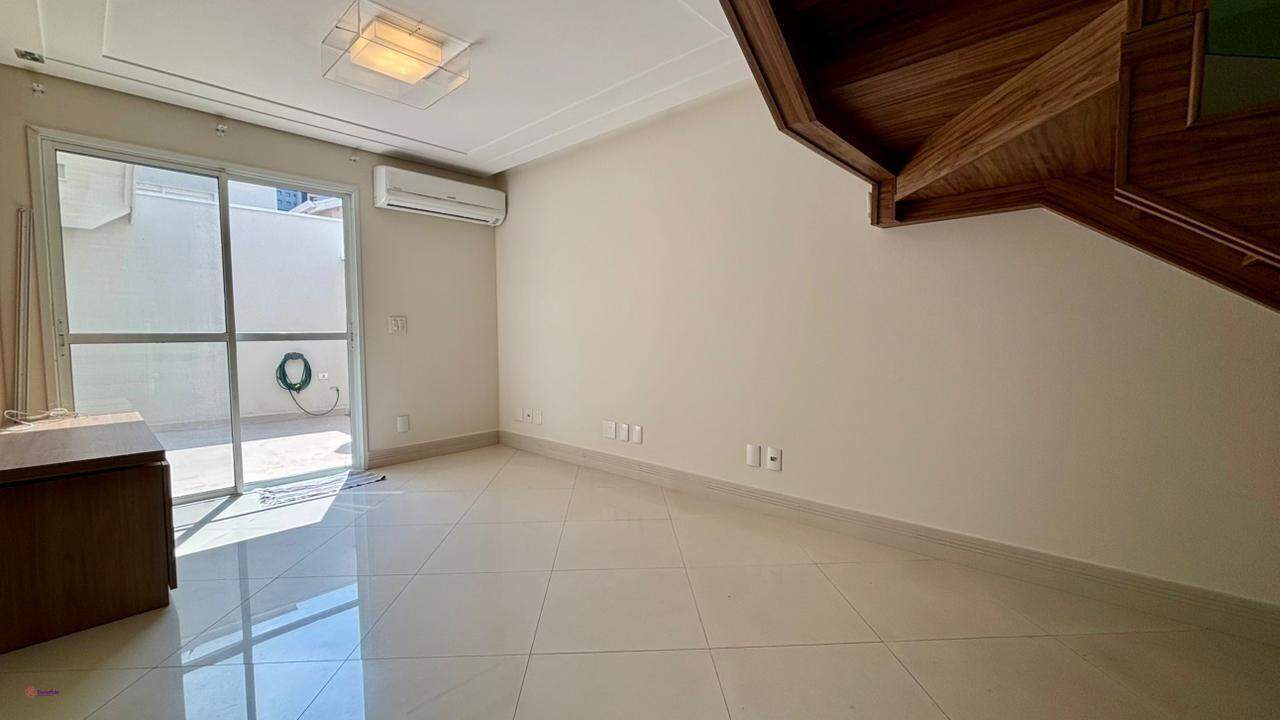 Casa à venda no Engordadouro: 