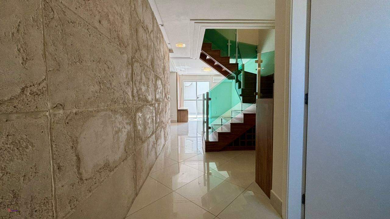 Casa à venda no Engordadouro: 