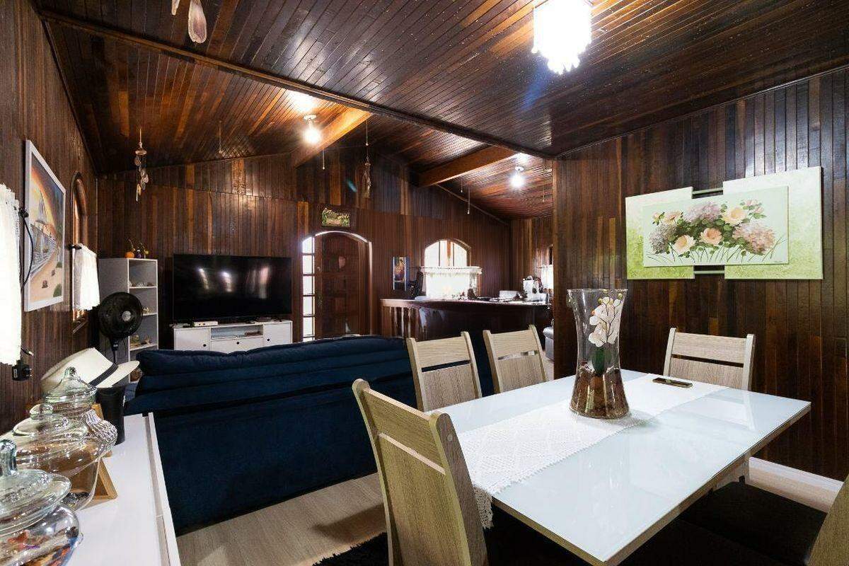 Casa à venda no Engordadouro: 