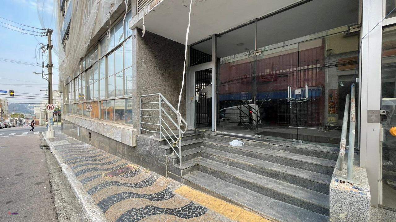 Salão para aluguel no Centro: 