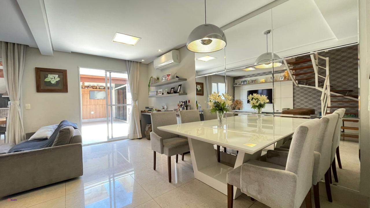 Casa à venda no Engordadouro: 