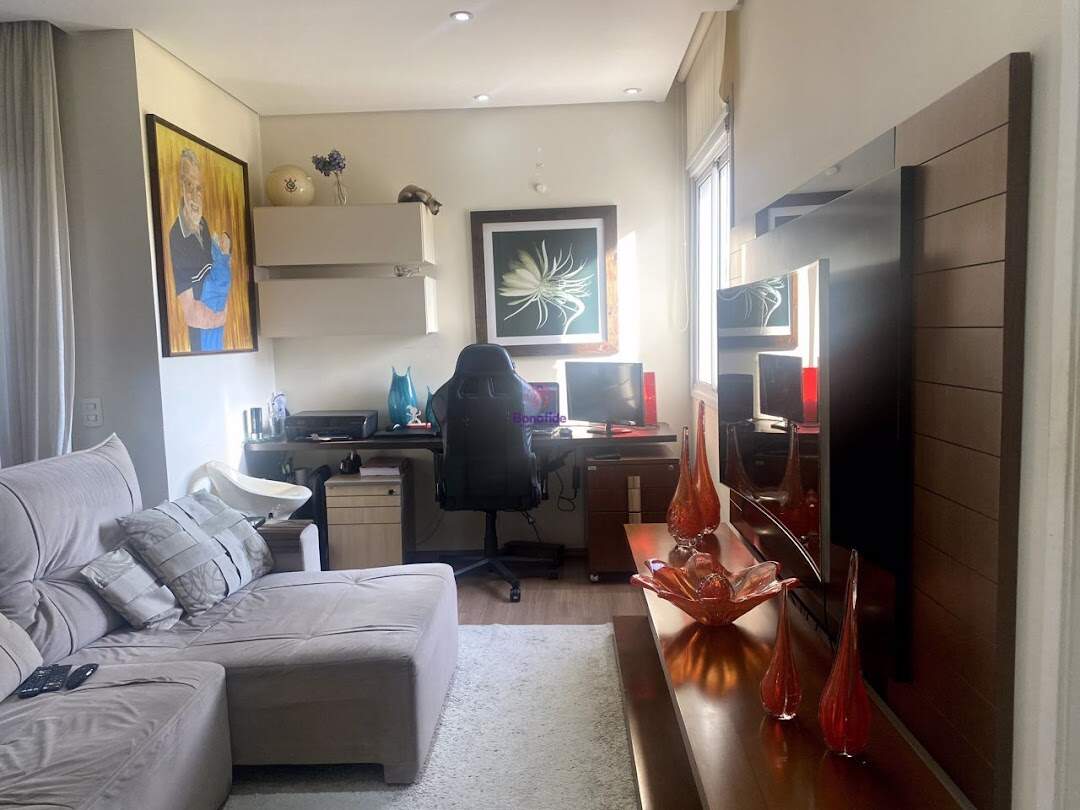 Apartamento à venda no Engordadouro: 