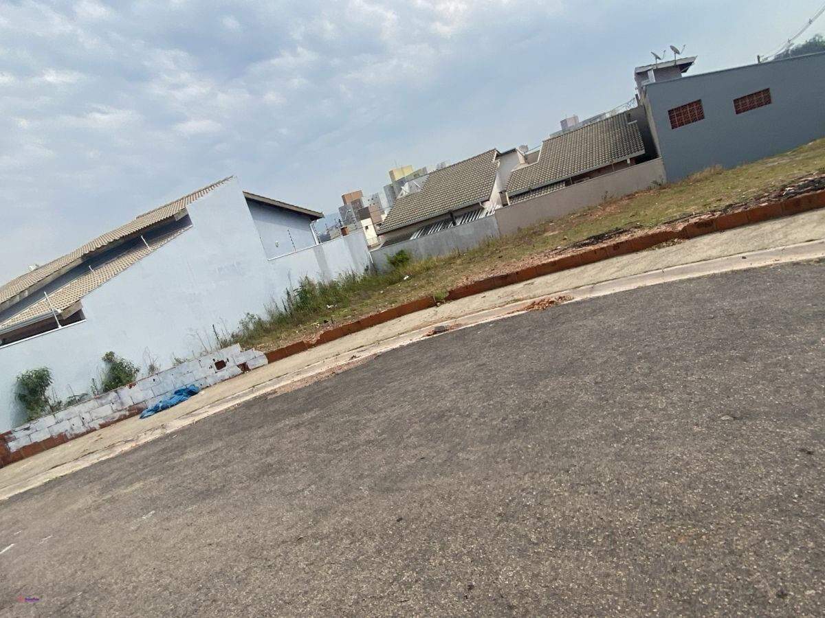 Terreno à venda no Residencial Santa Giovana: 