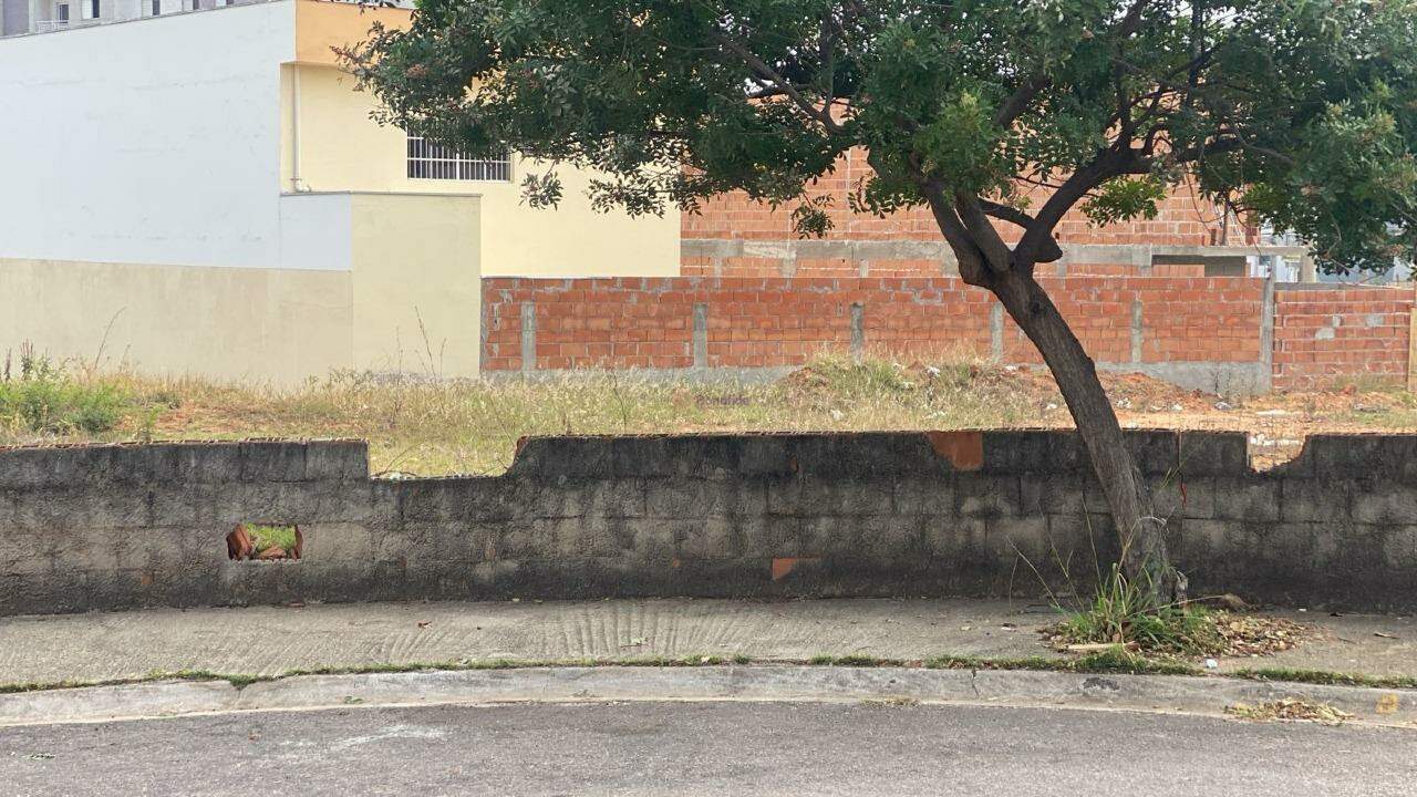 Terreno à venda no Residencial Santa Giovana: 