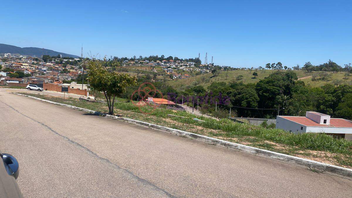 Terreno à venda no Jardim Tarumã: 